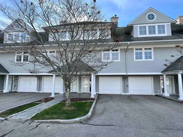 $4,500 | 4 Island Avenue, Unit 4, Kittery, ME 03904