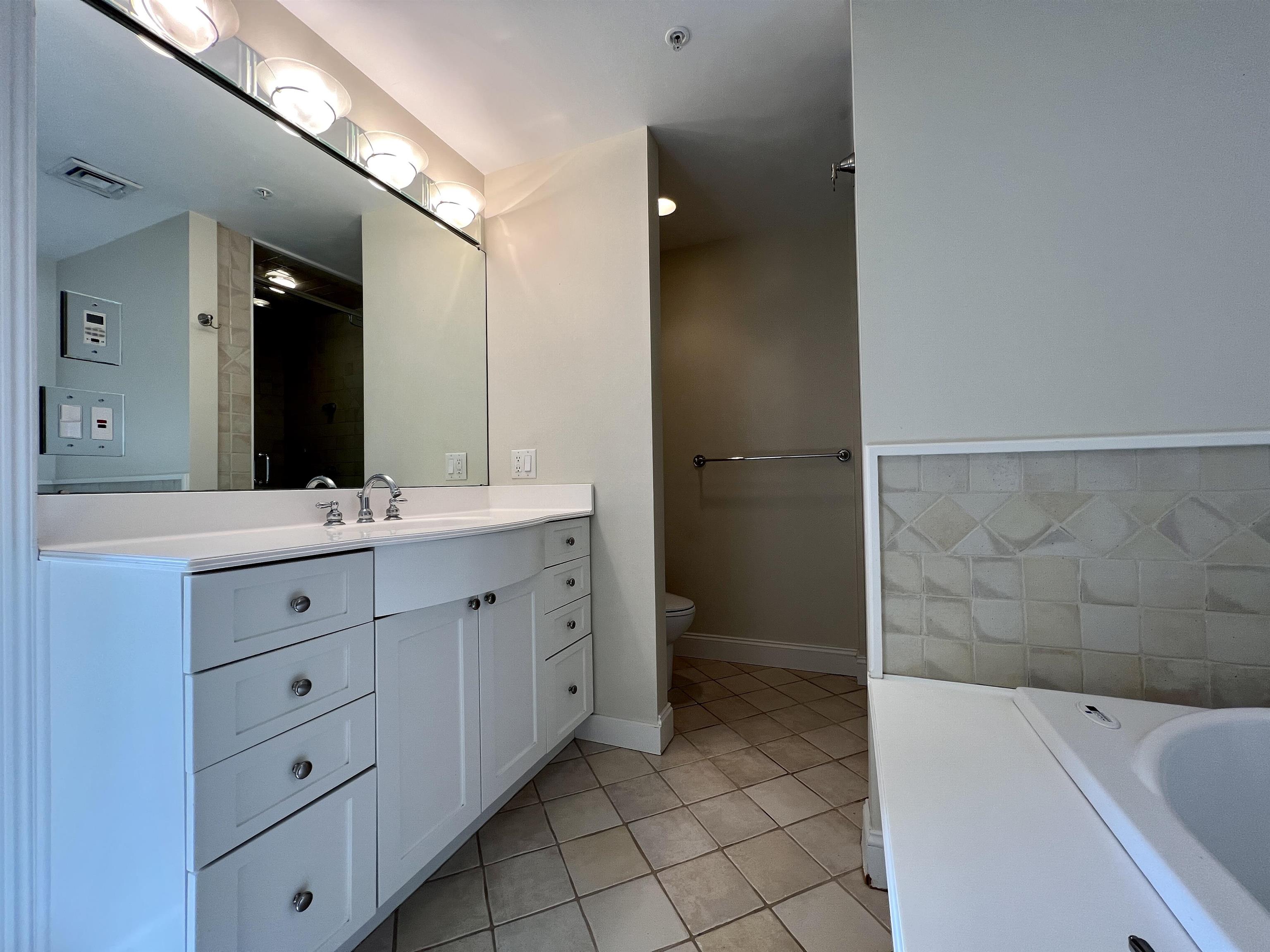 4 Island Avenue, Unit 4 Kittery, ME 03904 - Photo 7 of 47