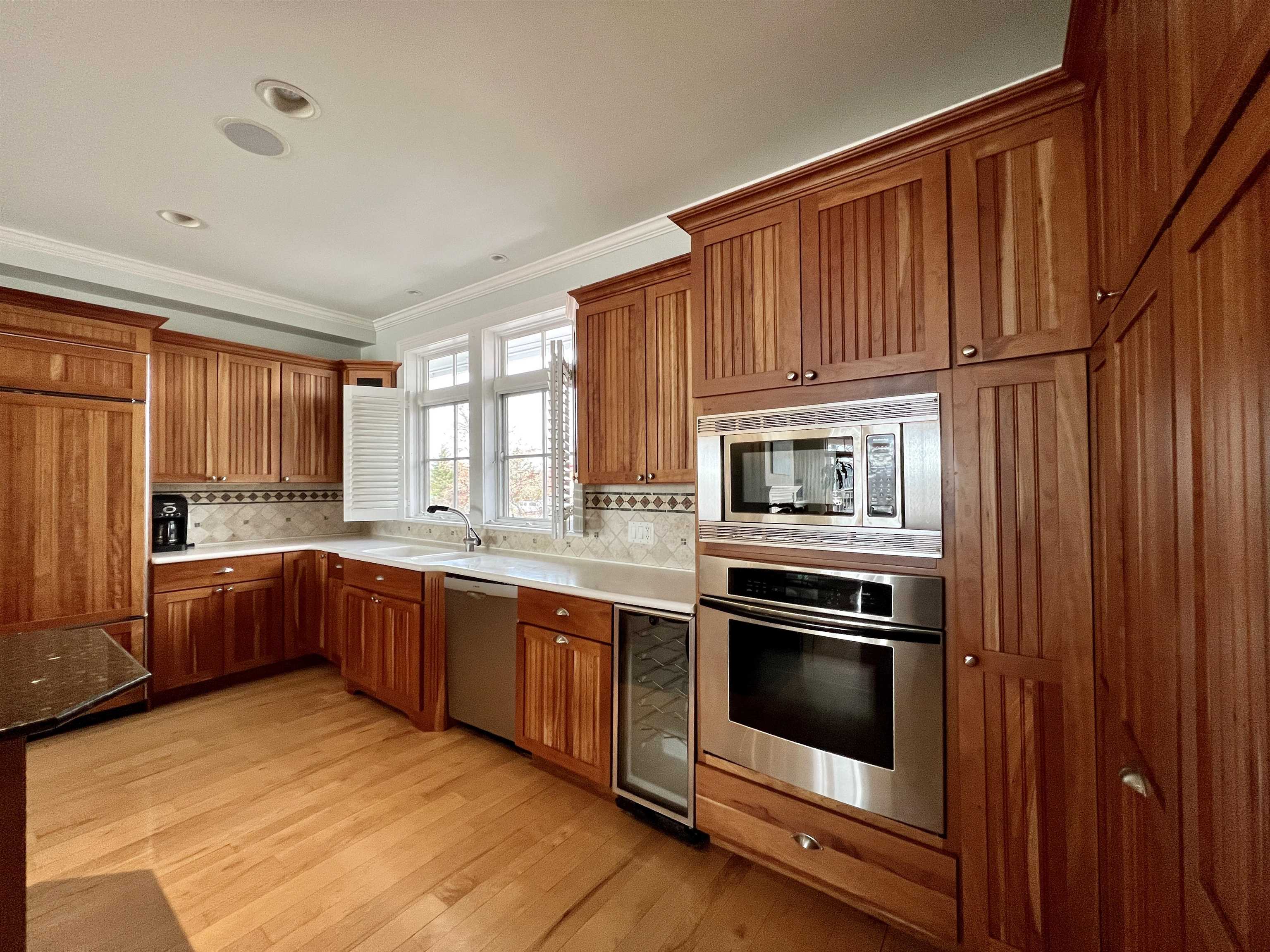 4 Island Avenue, Unit 4 Kittery, ME 03904 - Photo 9 of 47