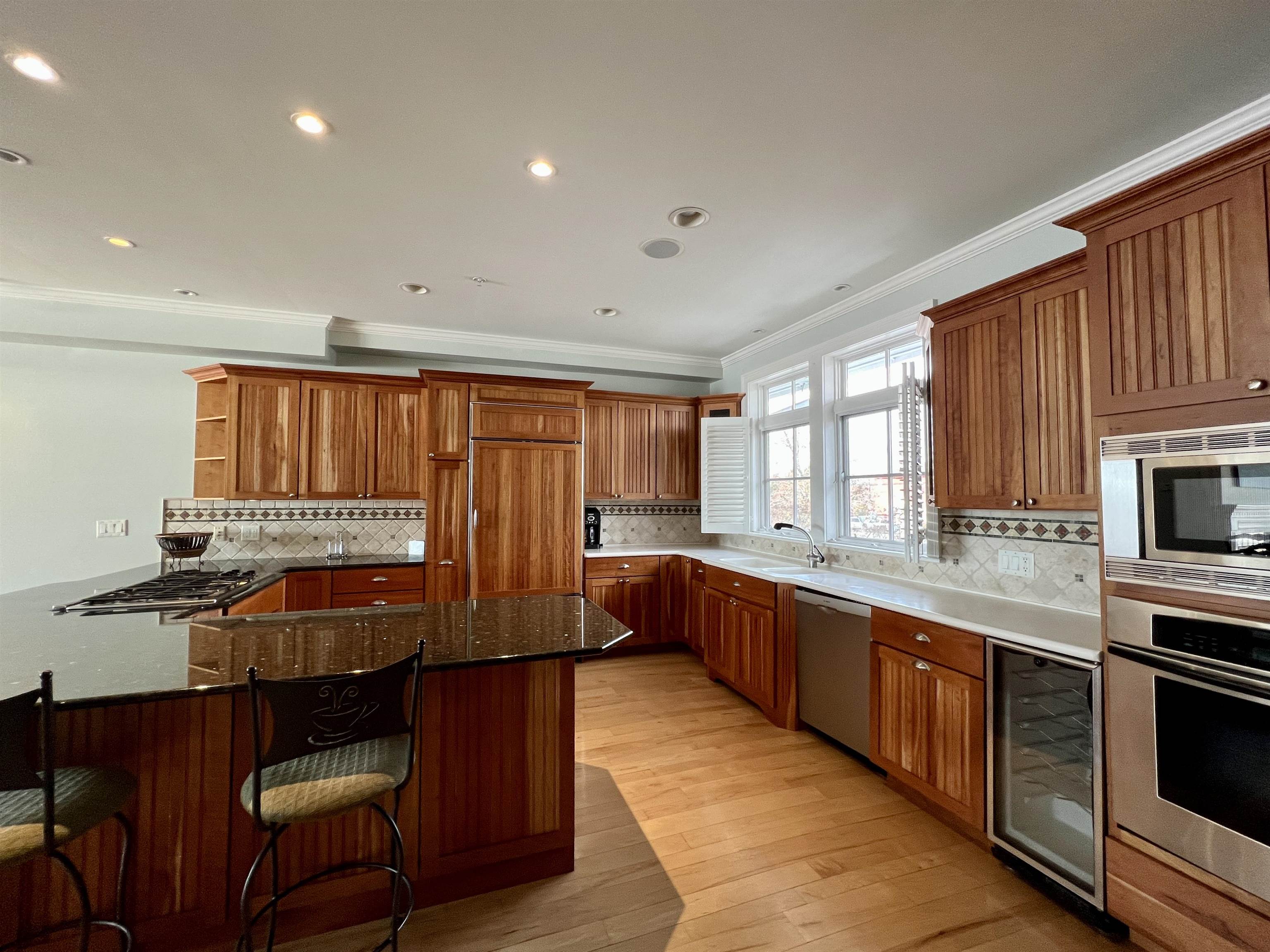 4 Island Avenue, Unit 4 Kittery, ME 03904 - Photo 10 of 47