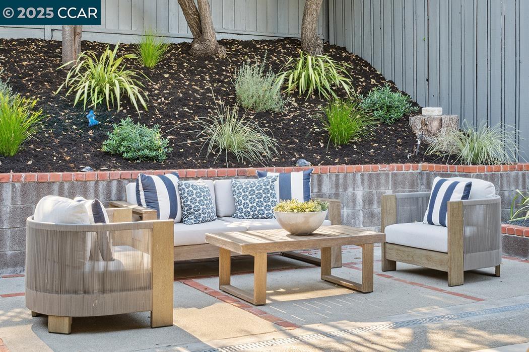26 Berkeley Avenue Orinda, CA 94563 - Photo 6 of 28 a outdoor living space with furniture and potted plants