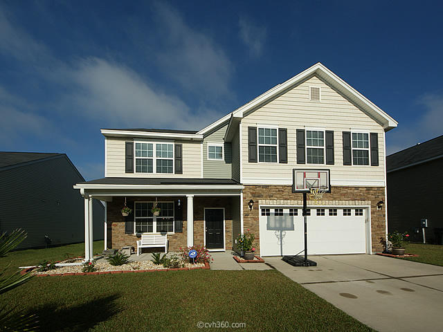195 Decatur Drive Summerville, SC 29486 - Photo 1 of 38 01