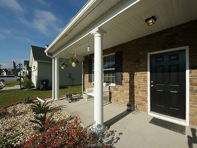 195 Decatur Drive Summerville, SC 29486 - Photo 2 of 38 02