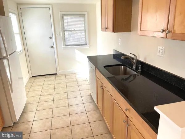 $3,250 | 7132 Parkview Avenue, Falls Church, VA 22042