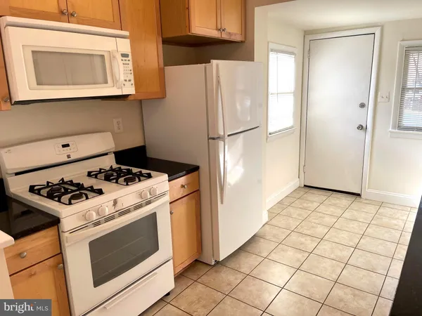 $3,250 | 7132 Parkview Avenue, Falls Church, VA 22042