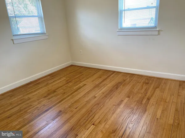 $3,250 | 7132 Parkview Avenue, Falls Church, VA 22042