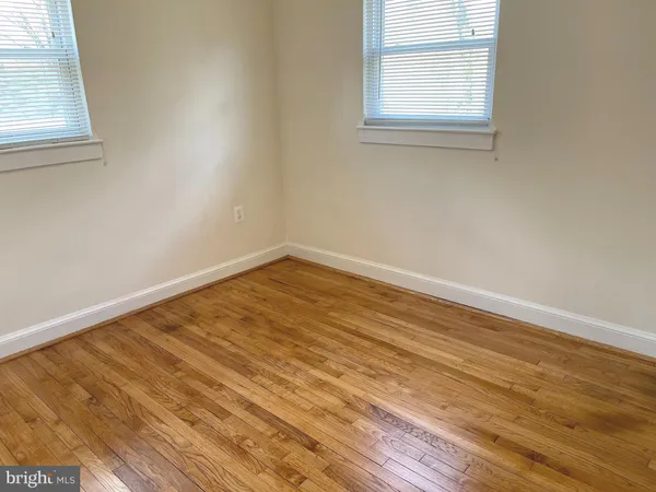 $3,250 | 7132 Parkview Avenue, Falls Church, VA 22042