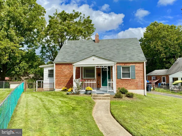 $3,250 | 7132 Parkview Avenue, Falls Church, VA 22042