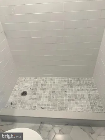 $3,250 | 7132 Parkview Avenue, Falls Church, VA 22042