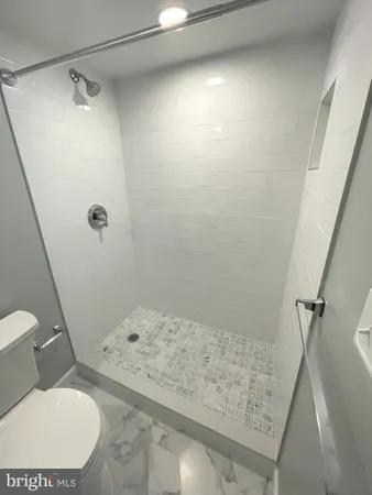 $3,250 | 7132 Parkview Avenue, Falls Church, VA 22042