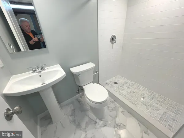 $3,250 | 7132 Parkview Avenue, Falls Church, VA 22042