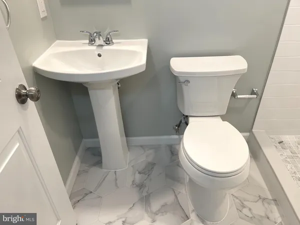 $3,250 | 7132 Parkview Avenue, Falls Church, VA 22042