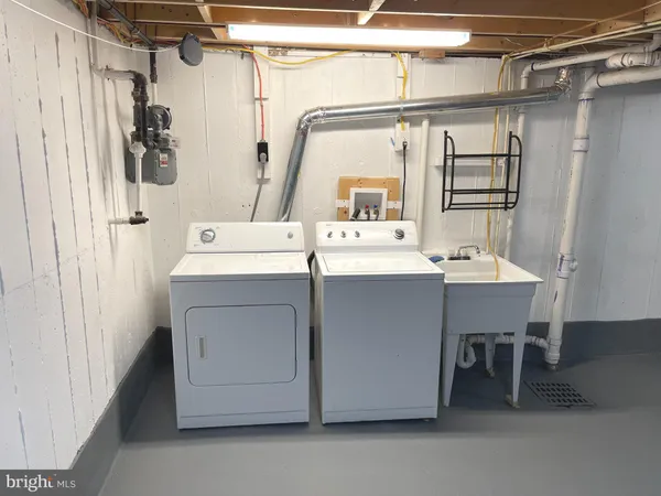 $3,250 | 7132 Parkview Avenue, Falls Church, VA 22042