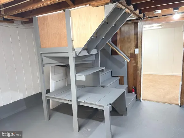 $3,250 | 7132 Parkview Avenue, Falls Church, VA 22042