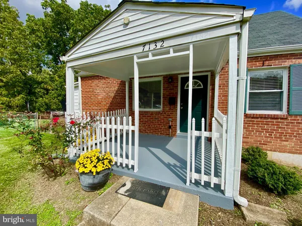 $3,250 | 7132 Parkview Avenue, Falls Church, VA 22042