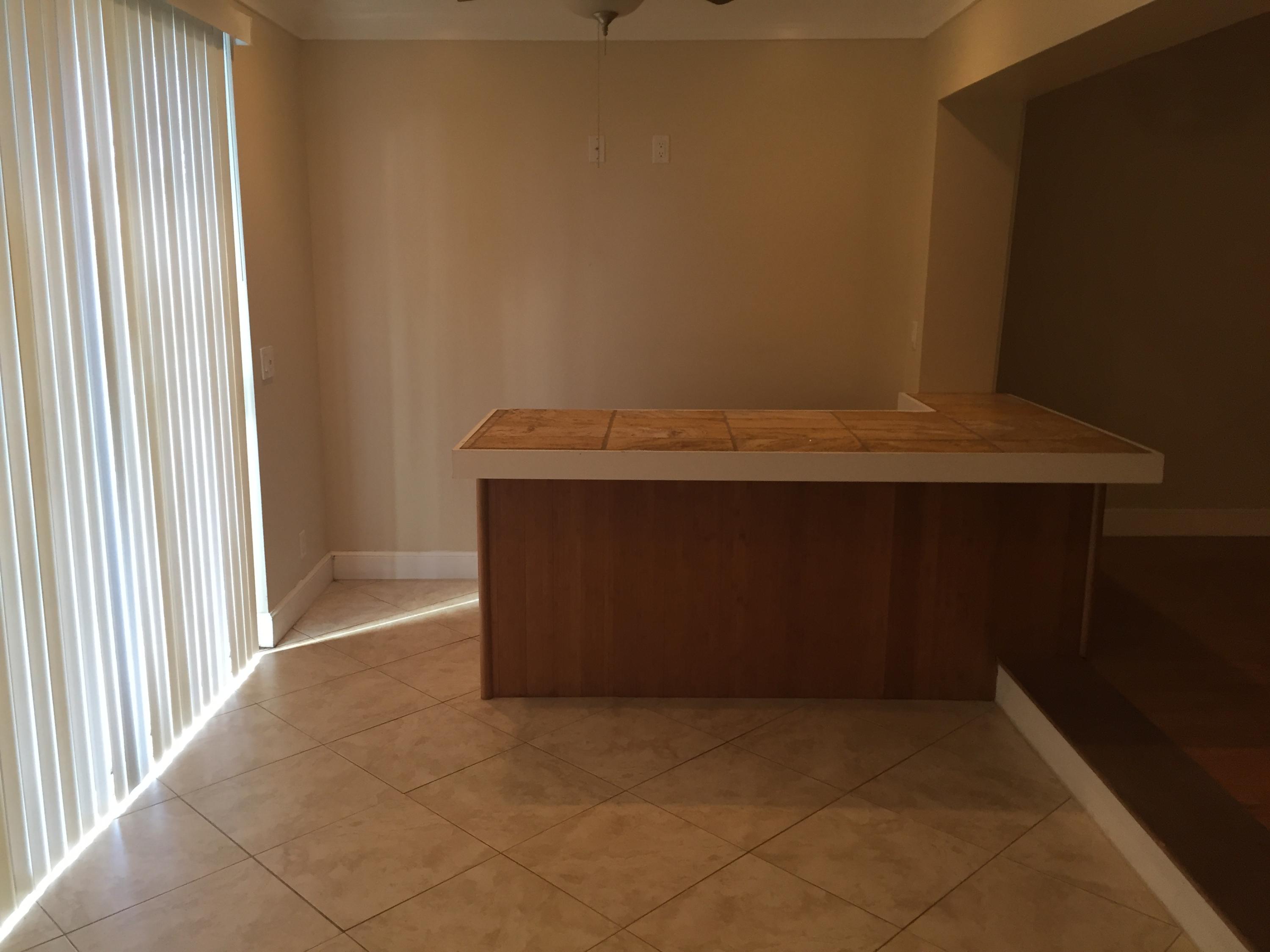 22447 Southwest 56th Avenue Boca Raton, FL 33433 - Photo 8 of 11 Photo Mar 04, 2 31 31 PM