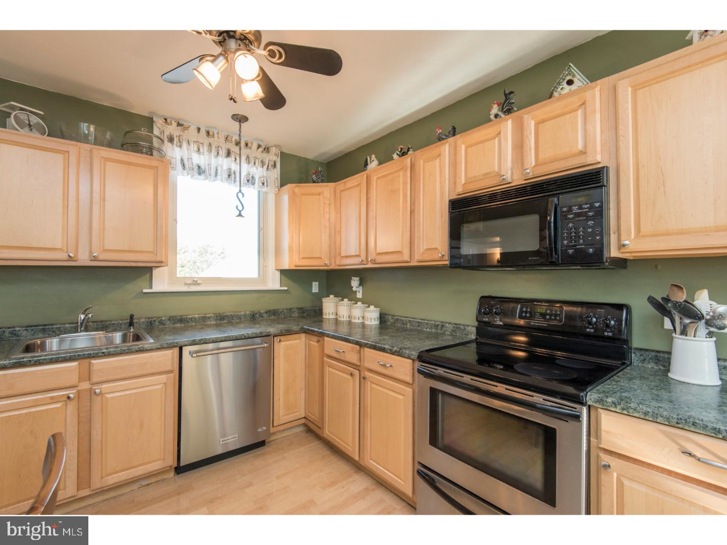 230 North Rolling Road Springfield, PA 19064 - Photo 15 of 25 Kitchen