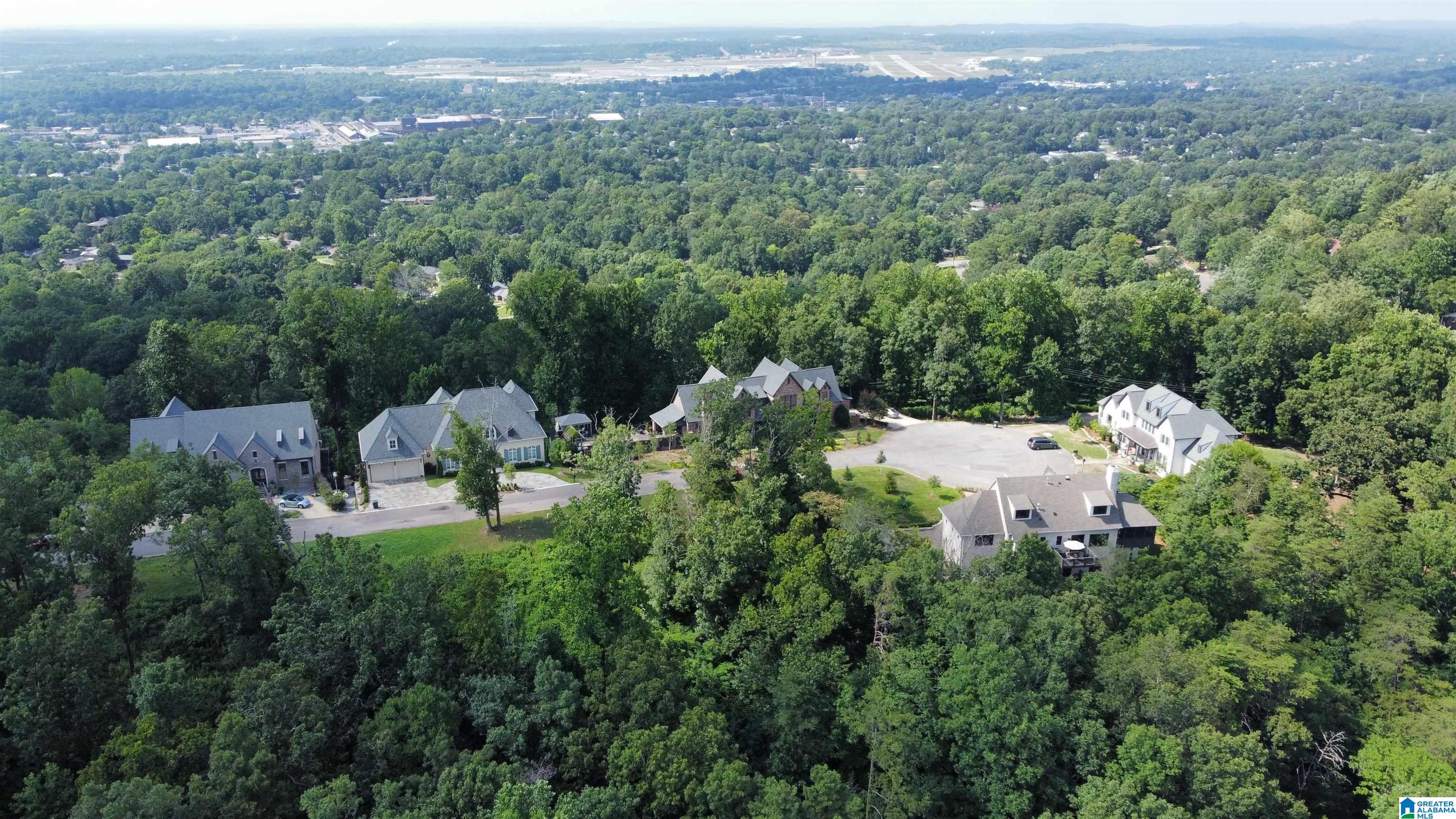 5017 Altamont Road South, Unit 8 Birmingham, AL 35222 - Photo 3 of 9