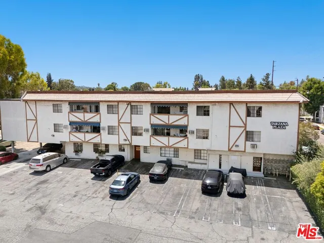 $319,000 | 18530 Hatteras Street, Unit 115, Tarzana, CA 91356