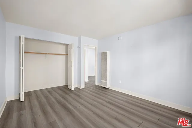 $319,000 | 18530 Hatteras Street, Unit 115, Tarzana, CA 91356