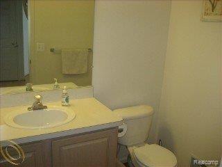 2331 Dover Rochester, MI 48309 - Photo 8 of 20 Dover 8
