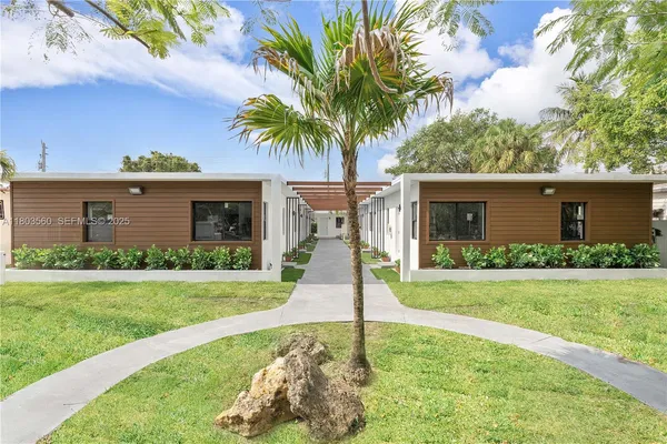 $1,895 | 1946 Pierce Street, Unit 8, Hollywood, FL 33020