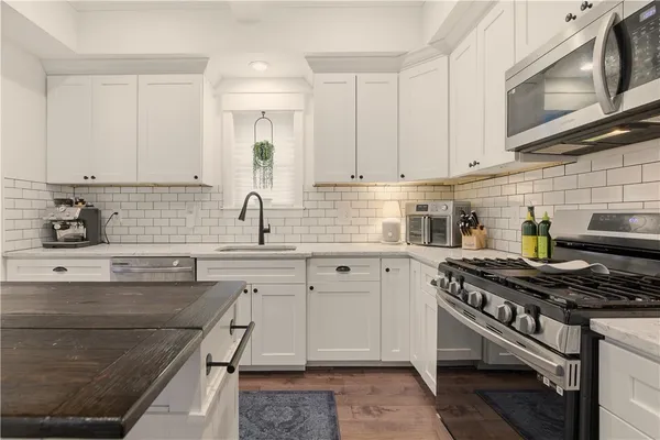$650,000 | 269 Bellman Avenue, Warwick, RI 02889