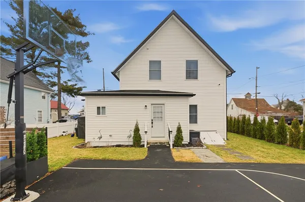 $650,000 | 269 Bellman Avenue, Warwick, RI 02889