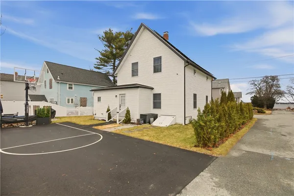 $650,000 | 269 Bellman Avenue, Warwick, RI 02889