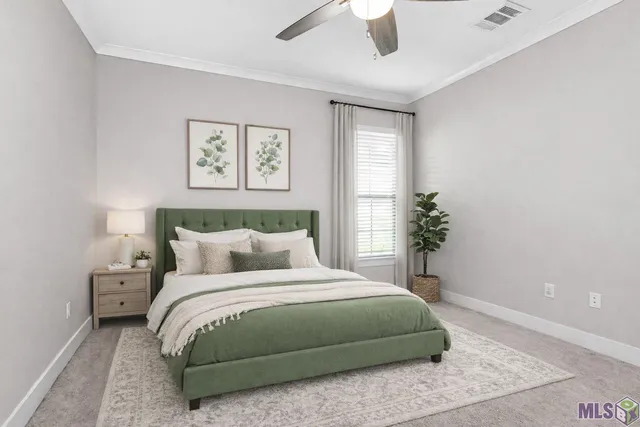 $299,900 | 28048 Memorial Lane, Denham Springs, LA 70726