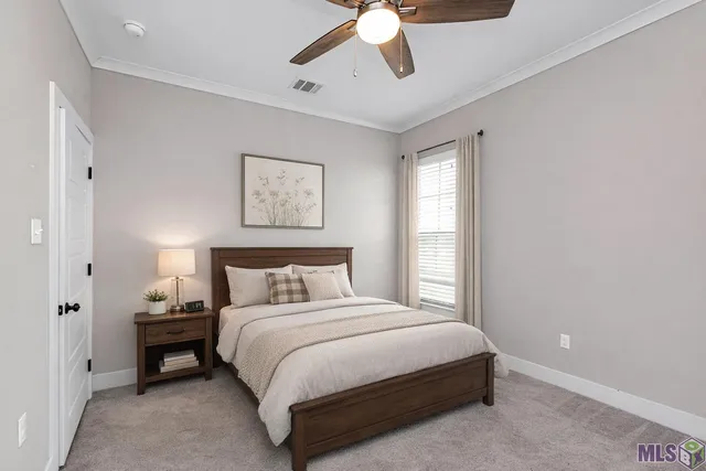 $299,900 | 28048 Memorial Lane, Denham Springs, LA 70726