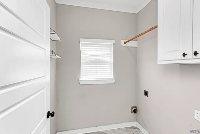 $299,900 | 28048 Memorial Lane, Denham Springs, LA 70726