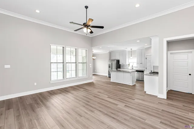 $299,900 | 28048 Memorial Lane, Denham Springs, LA 70726