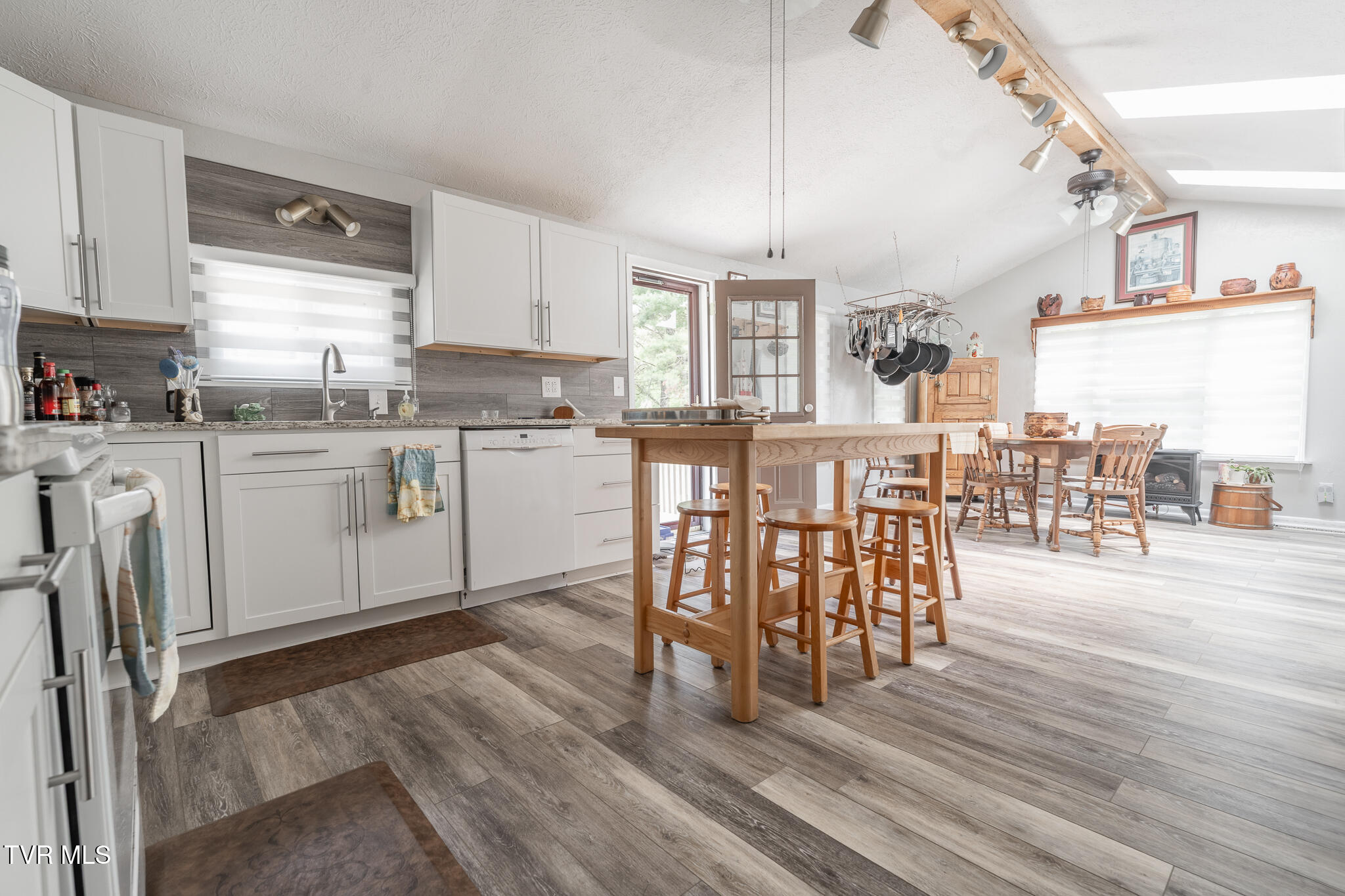 9266 Forest Road Coeburn, VA 24230 - Photo 9 of 34 9266 Forest Rd-6368-HDR