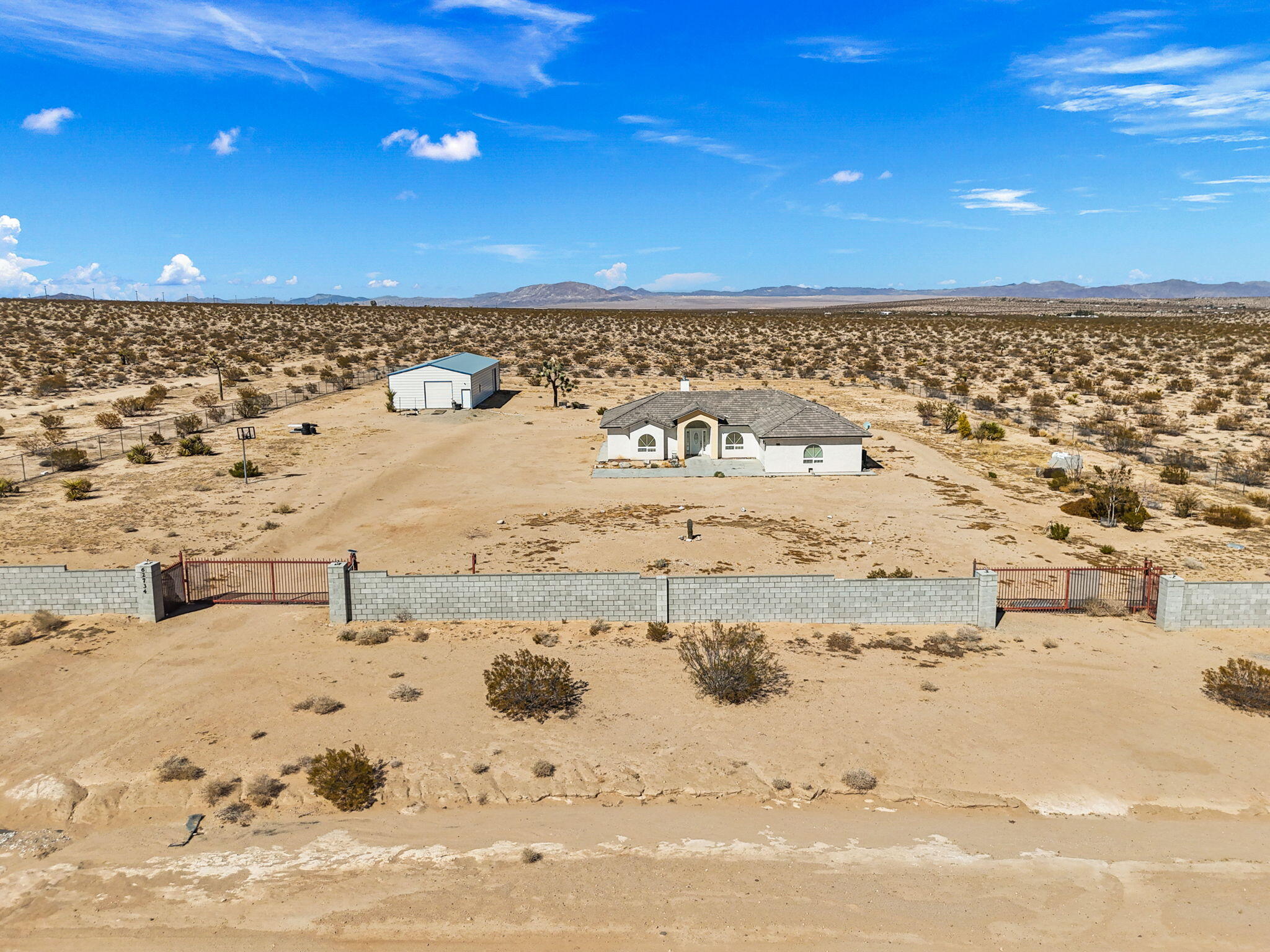 62734 Starlight Street Joshua Tree, CA 92252 - Photo 58 of 60 1-web-or-mls-DJI_20241010140147_0007_D