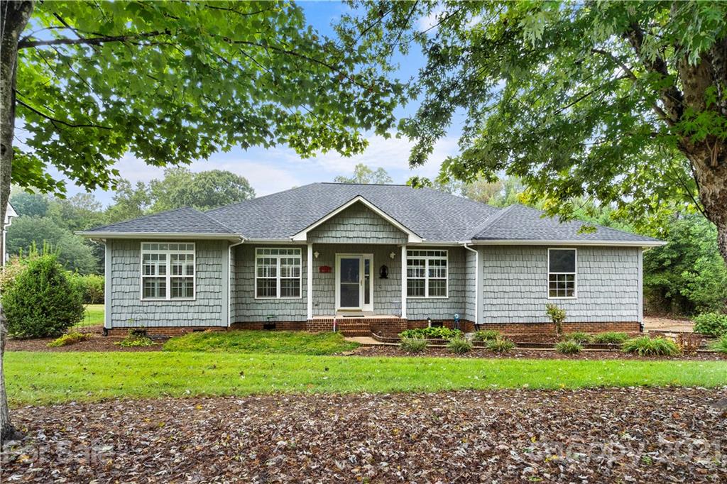 8303 Pine Lake Road Denver, NC 28037 - Photo 1 of 41 Gallery Image 1