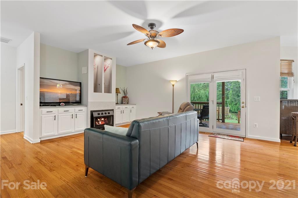 8303 Pine Lake Road Denver, NC 28037 - Photo 12 of 41 Gallery Image 12
