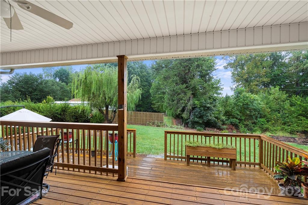 8303 Pine Lake Road Denver, NC 28037 - Photo 35 of 41 Gallery Image 35