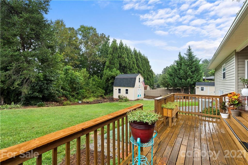 8303 Pine Lake Road Denver, NC 28037 - Photo 36 of 41 Gallery Image 36