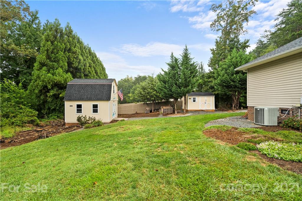 8303 Pine Lake Road Denver, NC 28037 - Photo 37 of 41 Gallery Image 37