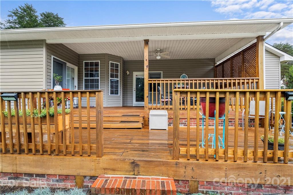 8303 Pine Lake Road Denver, NC 28037 - Photo 4 of 41 Gallery Image 4