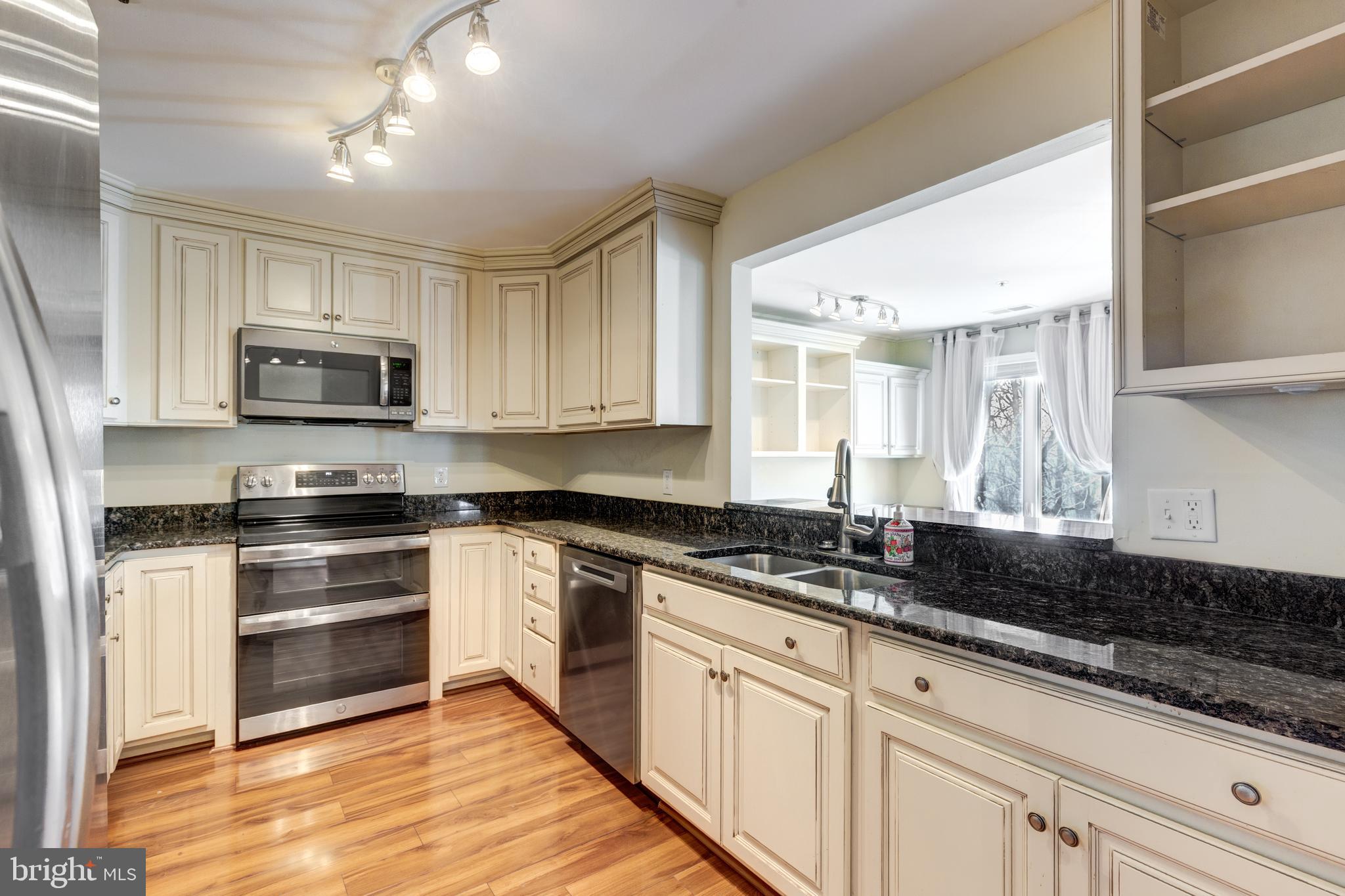 345 Pleasanton Road, Unit A23 Westminster, MD 21157 - Photo 10 of 29 Tons of cabinets and counter space