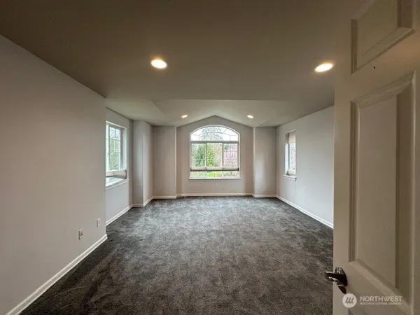 $4,500 | 9927 187th Court Northeast, Redmond, WA 98052