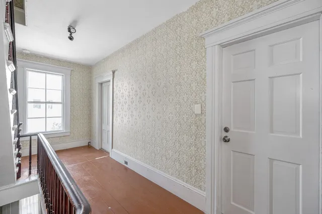 $2,125 | 247 Spruce Street, Unit 2, Manchester, NH 03103