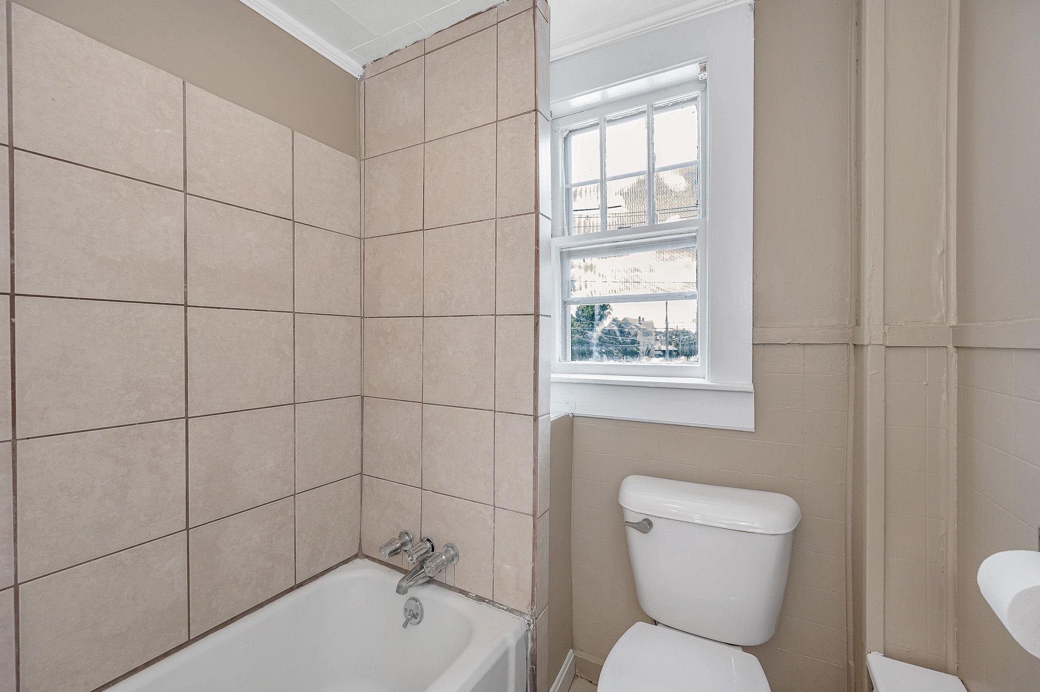 247 Spruce Street, Unit 2 Manchester, NH 03103 - Photo 22 of 26