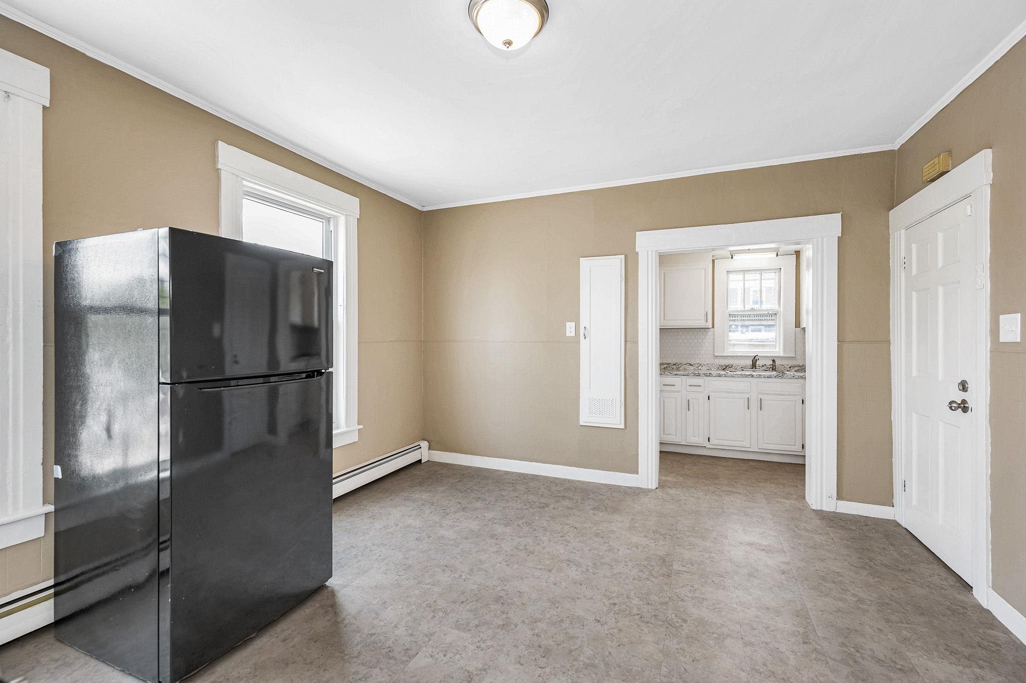 247 Spruce Street, Unit 2 Manchester, NH 03103 - Photo 3 of 26