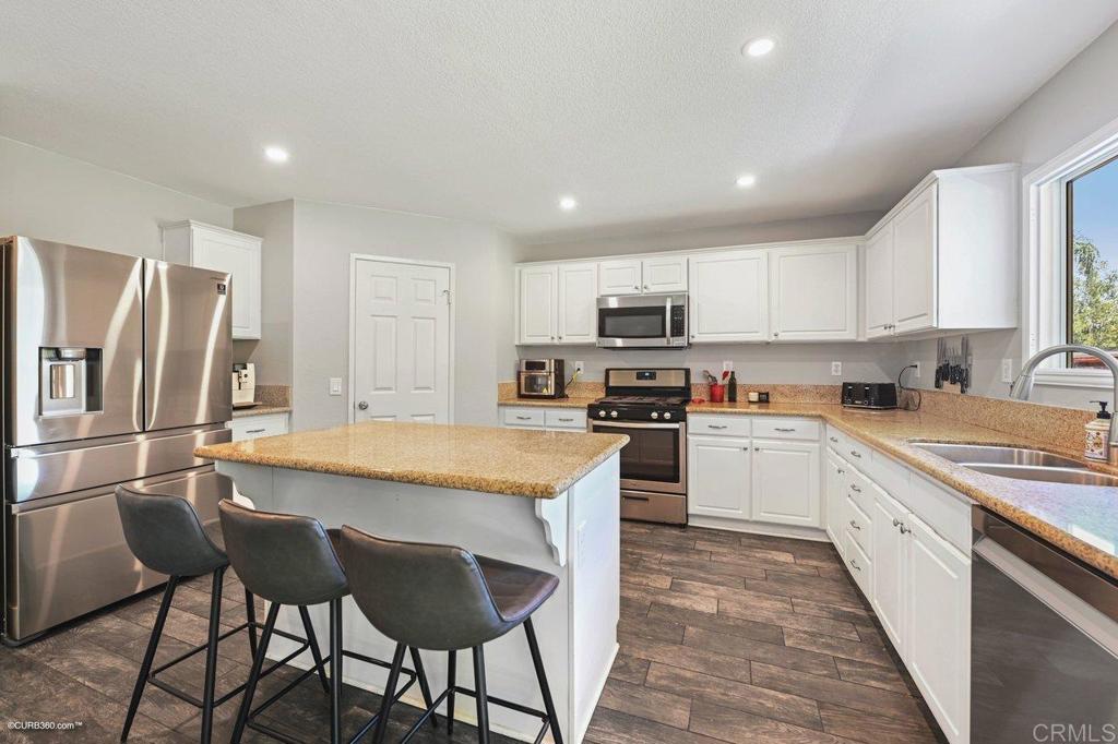 33679 Abbey Road Temecula, CA 92592 - Photo 7 of 22