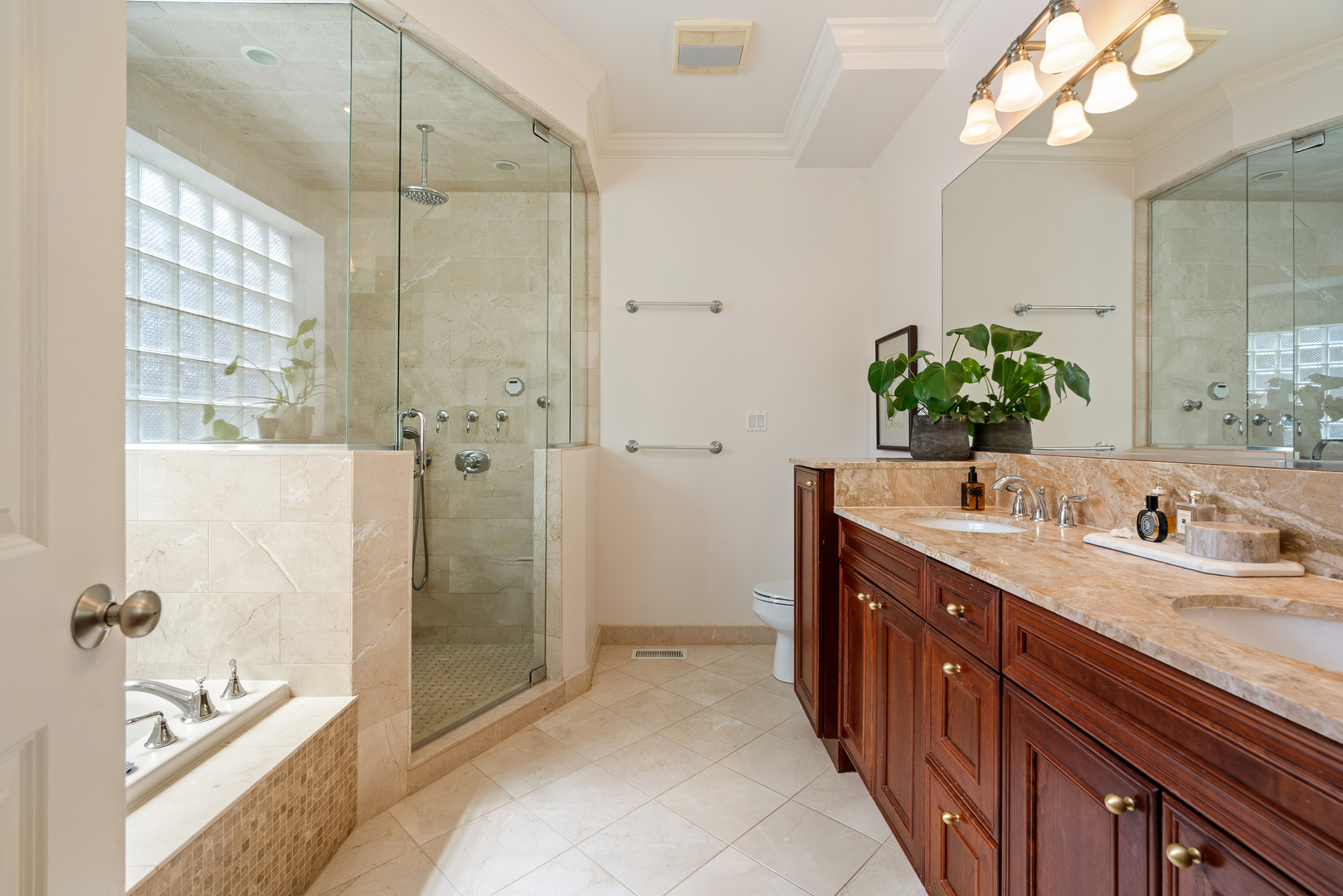 901 West Fletcher Street, Unit 2 Chicago, IL 60657 - Photo 15 of 23