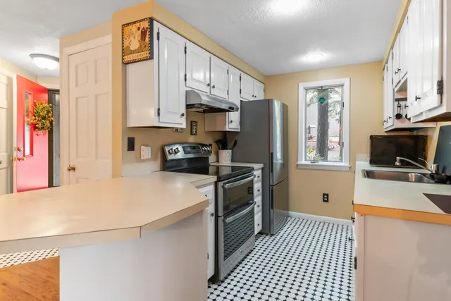 $499,903 | 3 Waterview Drive, Grantham, NH 03753