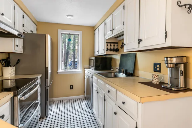 $499,903 | 3 Waterview Drive, Grantham, NH 03753